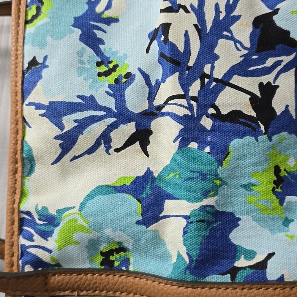 Blue & White Floral Print Purse - Picture 12 of 16
